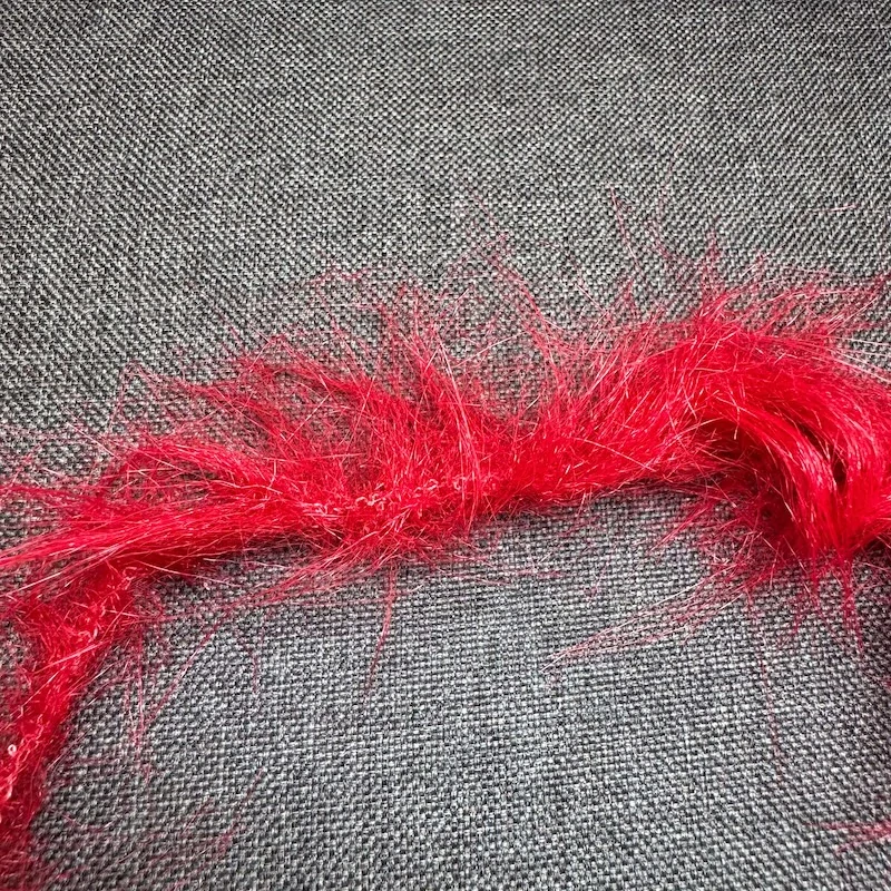 LONG CHENILLE - Červená